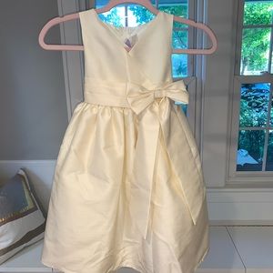 Never worn flower girl dress Ivory